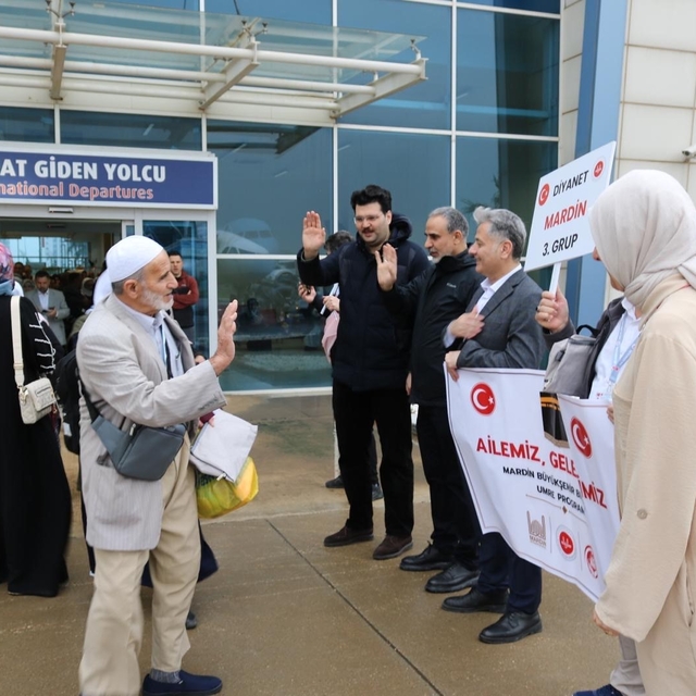 Mardin'de 47 çift dualarla umreye uğurlandı