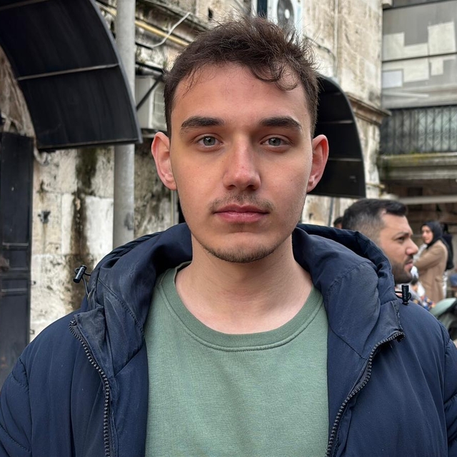 Gazeteciyi darbeden kuyumcu gözaltına alındı