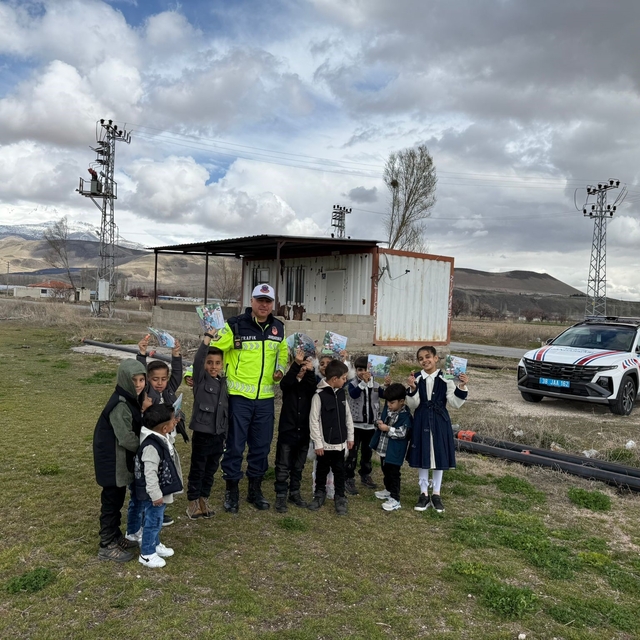 Çocukların bayram harçlıkları jandarmadan