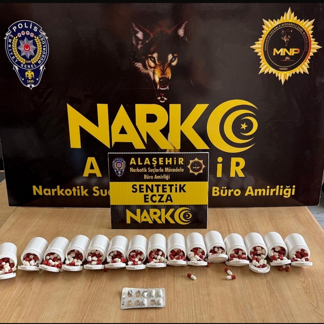 Manisa'da sentetik ecza operasyonu: 2 tutuklama