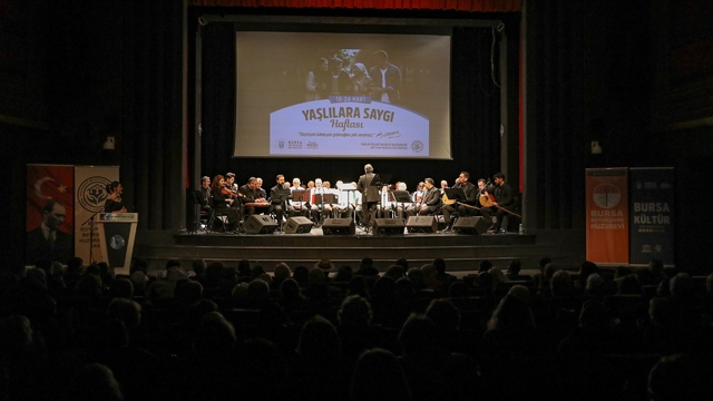 Olgun gençler, yaşlılara saygı haftasında hünerlerini sergiledi