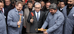 Sivas'ta yağmur altında 'Nevruz' kutlaması