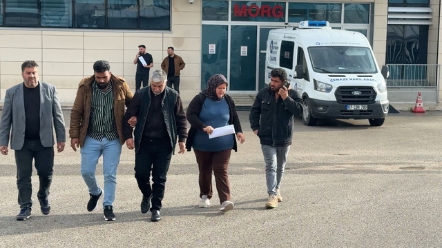 Antalya'da bir konteynerde çıkan yangında ölen 6 kişinin cenazesi yakınlarına teslim edildi