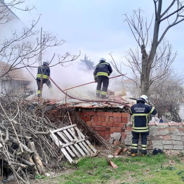 Bedensel engelli, evinde çıkan yangında yaralandı