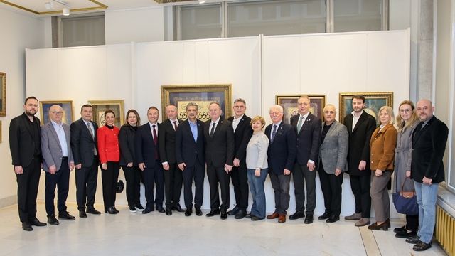 'Zer-i nab' tezhip sergisi Bursa'da ziyarete açıldı