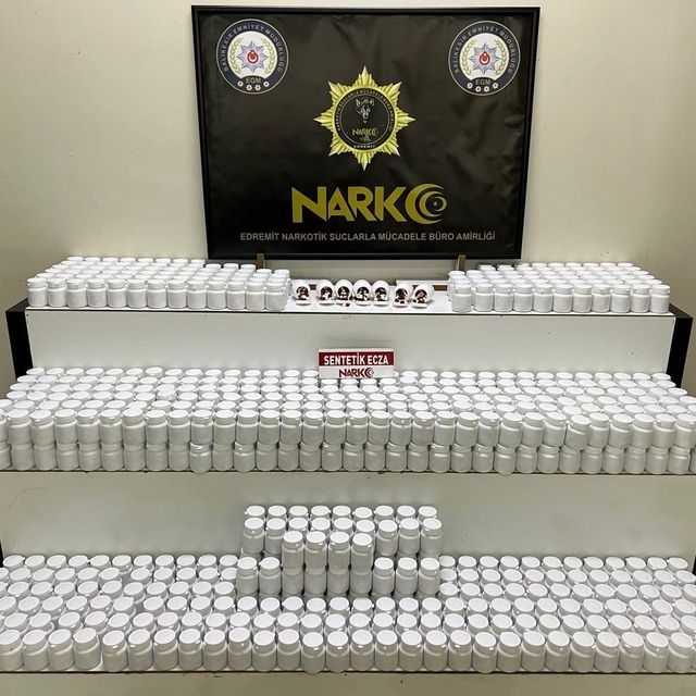 Balıkesir'de uyuşturucu operasyonunda 42 bin 600 sentetik hap ele geçirildi