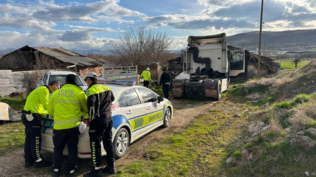 'Dur' ihtarına uymayan alkollü sürücüye 450 bin lira ceza