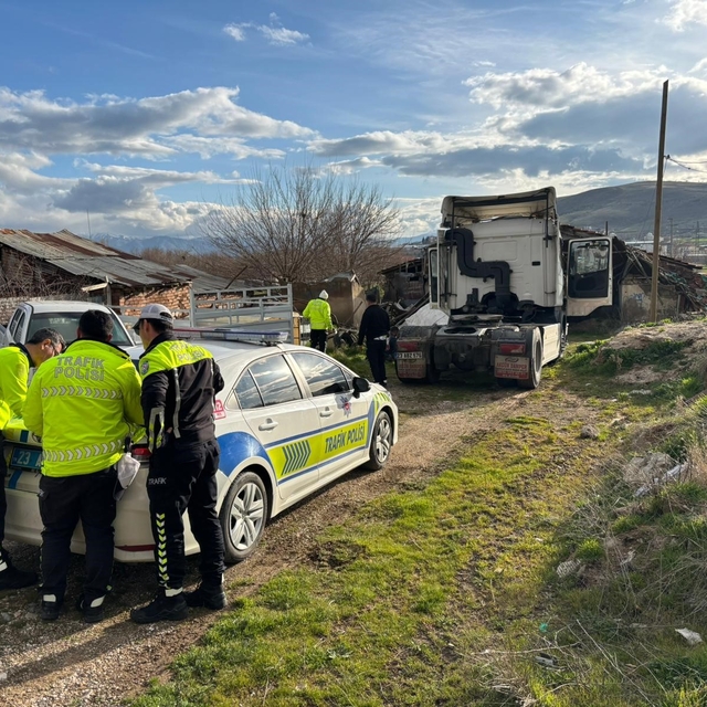 'Dur' ihtarına uymayan alkollü sürücüye 450 bin lira ceza