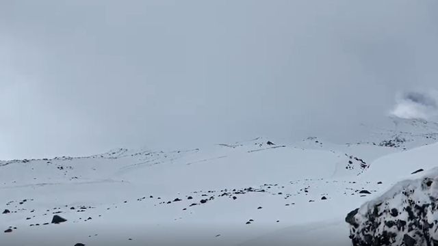 Ağrı Dağı'nda kaybolan kadın dağcı için arama kurtarma çalışması başlatıldı