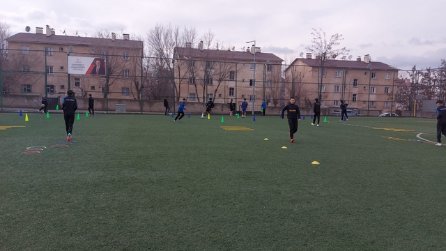 Muş'ta futbol antrenmanları sürüyor