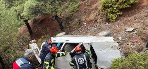 Denizli'de otomobilin uçuruma devrildiği kazada 1 kişi öldü, 1 kişi yaralandı