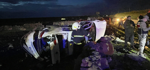 Şanlıurfa'da iki otomobilin çarpıştığı kazada 5 kişi yaralandı