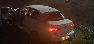 Osmaniye'de otomobil, köprüden düştü: 1 yaralı