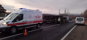 Kütahya'da kamyonet devrildi: 2 yaralı