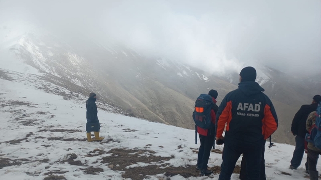 Bozdağ'da kaybolan dağcıyı arama çalışmaları İzmir'e kaydırıldı