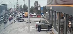 Kırklareli'deki zincirleme kazada 5 kişi yaralandı; kaza anı kamerada