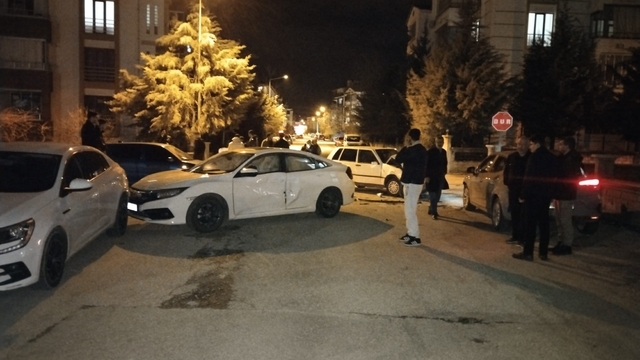 Elazığ'daki zincirleme kazada 4 araç hasar gördü