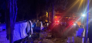 Köşk’te minibüs mezarlığa uçtu: 3 yaralı