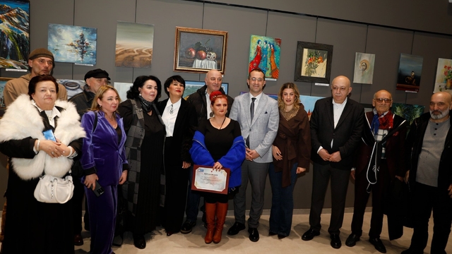 Akçaabat'ta uluslararası sanat rüzgarı esti
22 ülkeden 132 sanatçının eserleri Akçaabat'ta sanatseverlerle buluştu