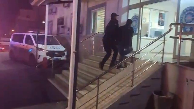 Hırsızlık suçundan 32 yıl hapis cezayla aranan hükümlü, çalıntı motosikletle dolaşırken yakalandı