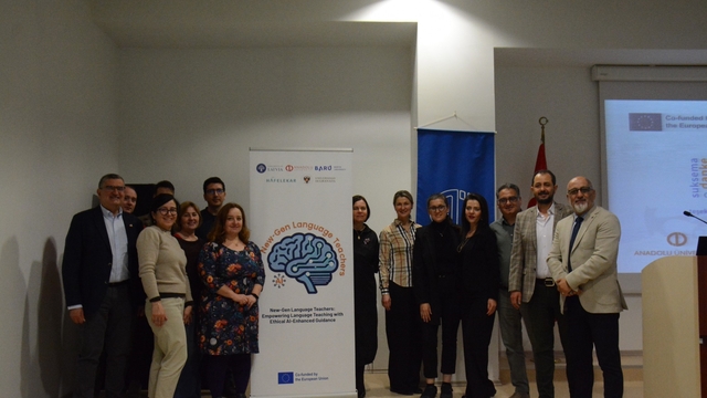 Eğitim Fakültesi'nde yapay zekâ destekli öğretmen eğitimi projesi başlatıldı