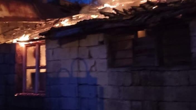 Dörtyol'da metruk bina yangını