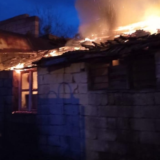 Dörtyol'da metruk bina yangını