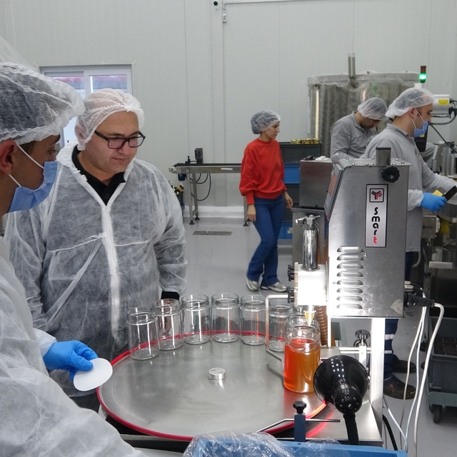 Arıcılar teknolojiyi yakından takip ediyor: Devlet desteğiyle modern tesis...