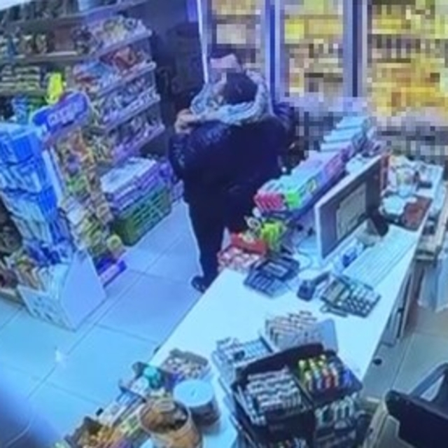 Markette 19 yaşındaki genci hayattan koparan cinayet anına ait görüntüler o...