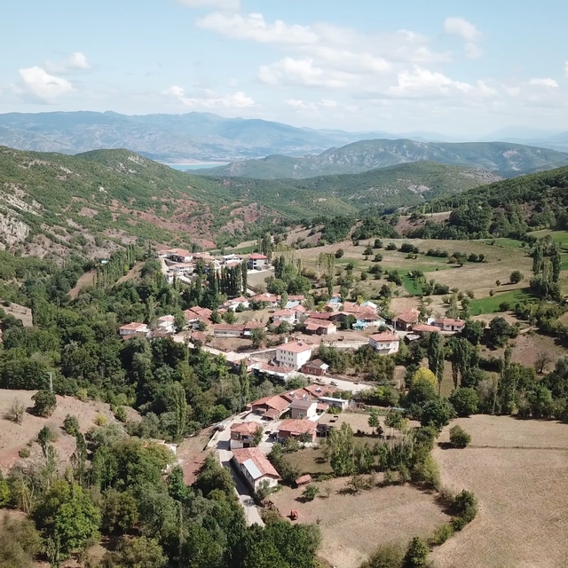Tokat'ta bir beldenin haritası değişerek ikiye bölündü
Meclis kararıyla tek...