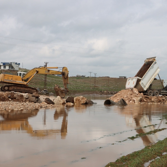 Viranşehir'de selin yaraları sarılıyor