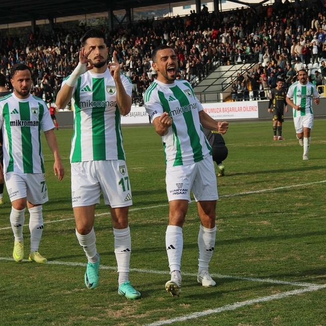 Muğlaspor zirve yarışında deplasmanda