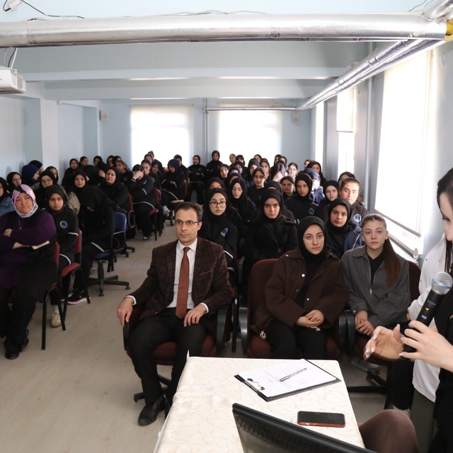 Öğrencilere verem hastalığı anlatıldı