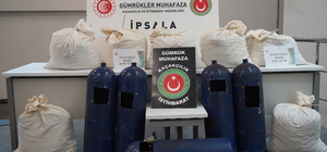 Gümrük muhafazanın narkotik köpekleri gizlenen uyuşturucuları buldu