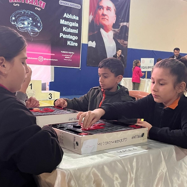 Hayrabolu'da akıl ve zeka oyunları turnuvası düzenlendi