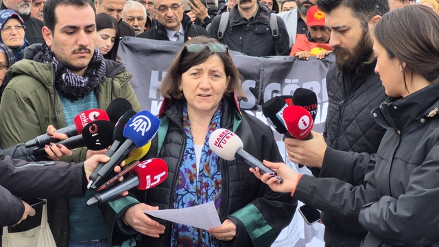 7 işçinin öldüğü kozmetik fabrikasındaki yangına ilişkin davanın ilk duruşması başladı (2)