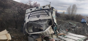 Kontrolden çıkan kamyonet devrildi: 1 yaralı