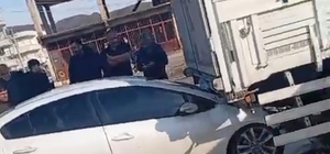 Otomobil kırmızı ışıkta bekleyen tıra çarptı, sürücü yaralandı