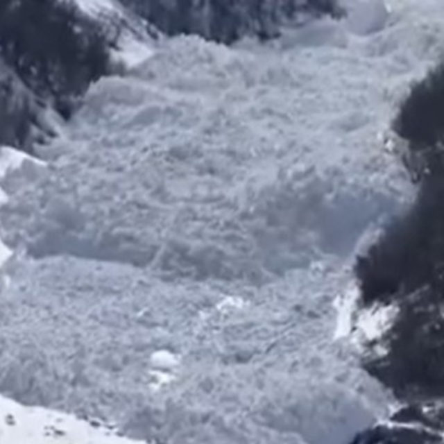 Şırnak'ta çığ düşme anları kamerada