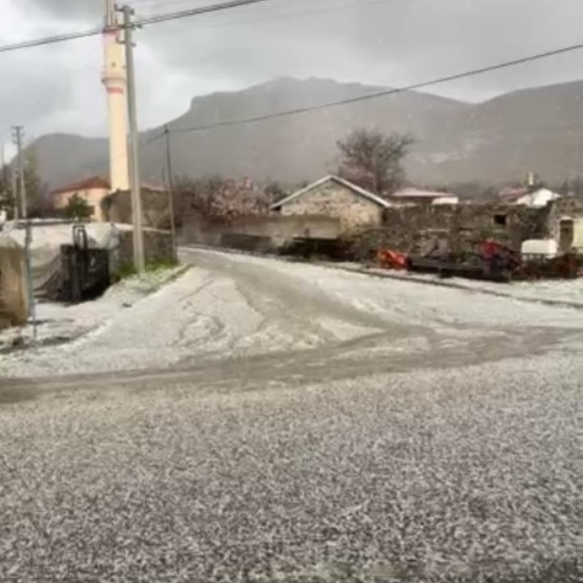 Karapınar'da dolu yağışı