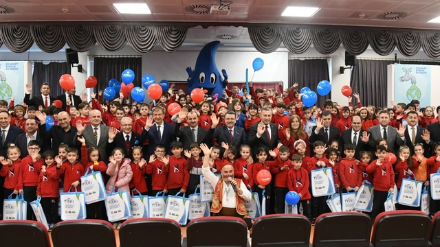 Trabzon'da Dünya Su Günü etkinlikleri
Büyükşehir Belediye Başkanı Ahmet Metin Genç:
"Yeni su kaynakları için çalışıyoruz ancak tasarruf da çok önemli"