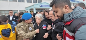 Şehit Binbaşı Sinan Taştekin'in naaşı Isparta'ya getirildi
Anneden, 'yürüye...