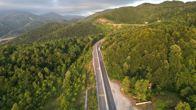 Google'da 3,5 milyon kez aranan Bolu Dağı tartışmasının altından bakın ne çıktı
Başkan Faruk Özlü: "Biz dağı oradan alıp Düzce'ye getirmiyoruz, dağ yerinde"
