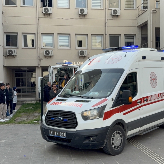 Bayramda 454 acil vaka
Bin 676 sağlık görevlisi bayram boyunca 7/24 görev y...