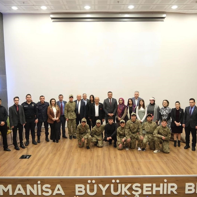 Öğrencilerin hazırladığı program büyük beğeni topladı