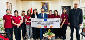 Burhaniye’de öğrenci proje ekibi Kaymakam Atilla’yı ziyaret etti