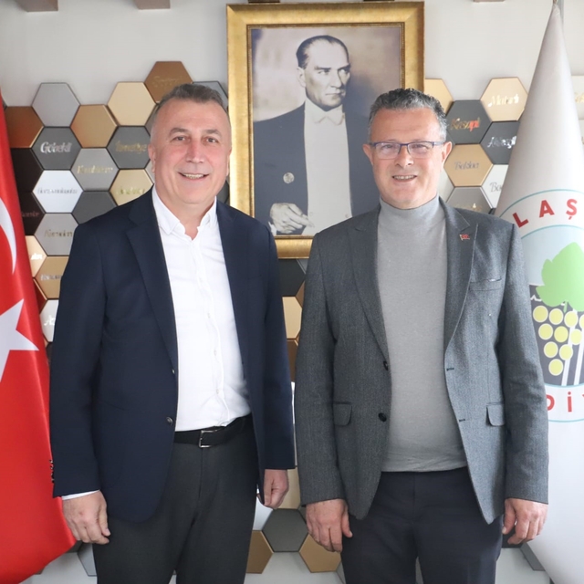 Alaşehir'de tarım için güç birliği
TARİŞ ve Alaşehir Belediyesi'nden üretic...