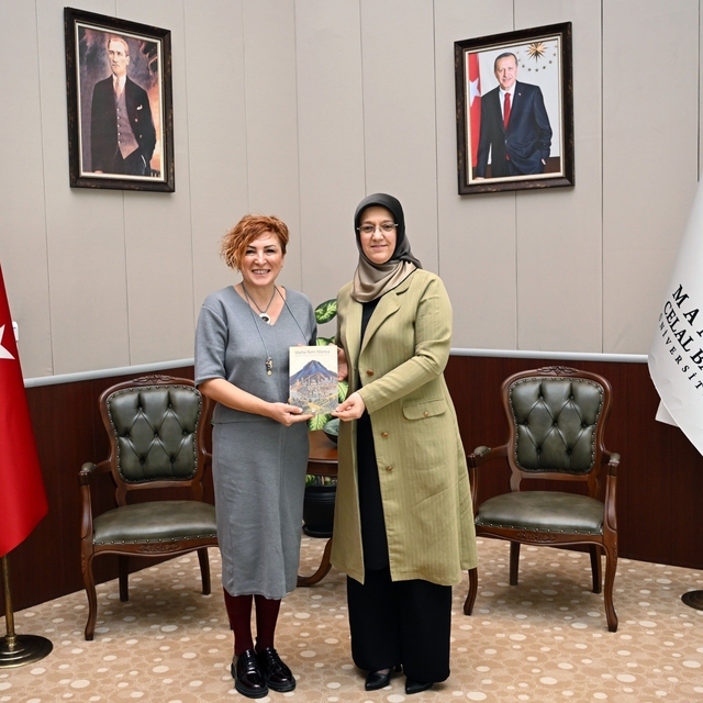 Manisa'nın 'Marka Kent' yol haritası bilimsel temellerle çizildi
MCBÜ İleti...