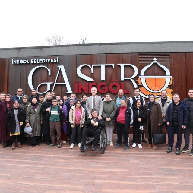 Alper Taban, Engelsiz Yaşam Merkezi öğrencileriyle kahvaltıda buluştu