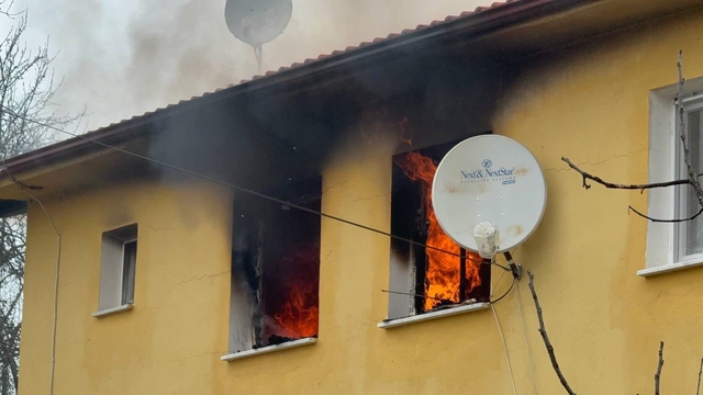Bartın'da afet konutlarında çıkan yangın paniğe neden oldu